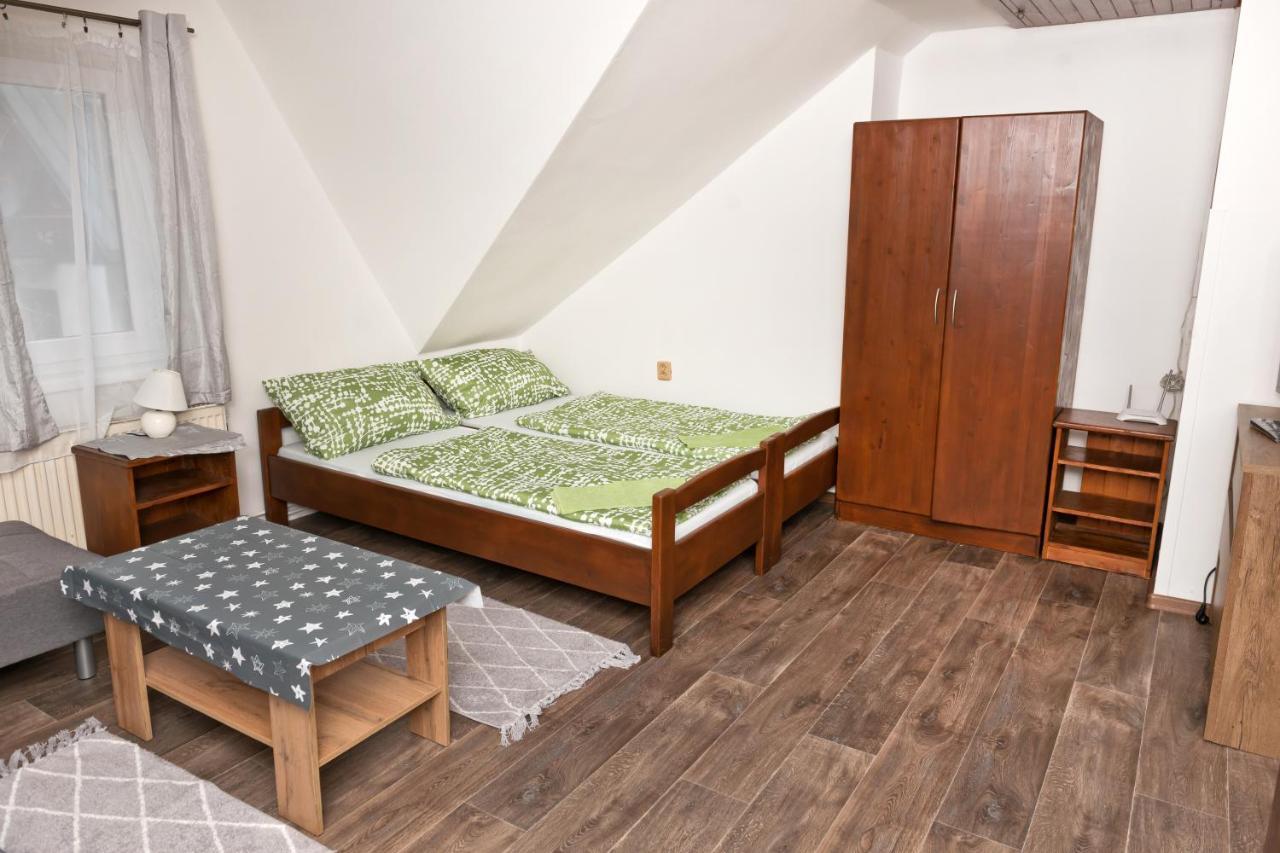 Penzion Pod Svahem Železná Ruda 外观 照片